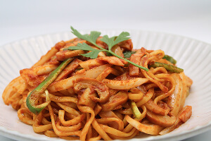 トマト農家が作ったコク旨ナポリタンスパゲティ